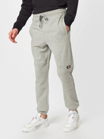 Effilé Pantalon DICKIES en gris : devant