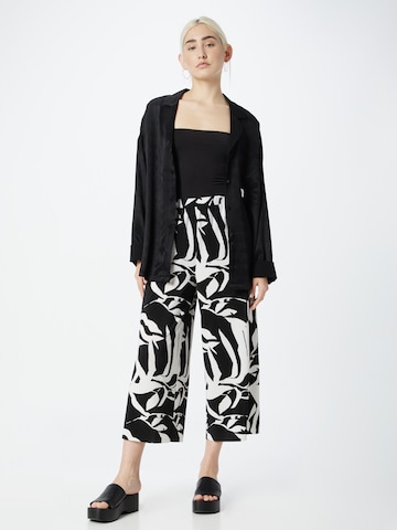 s.Oliver Loose fit Trousers in Black