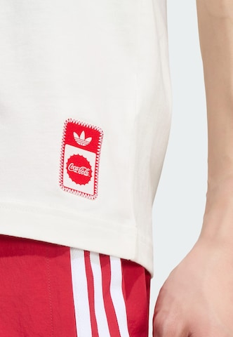 ADIDAS ORIGINALS T-shirt 'Coca Cola Classic' i vit