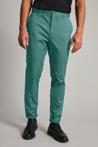 Matinique Regular Broek 'MAliam' in Groen: voorkant