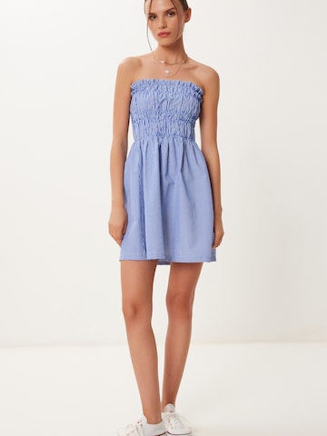 Rochie de vară de la Happiness İstanbul pe albastru