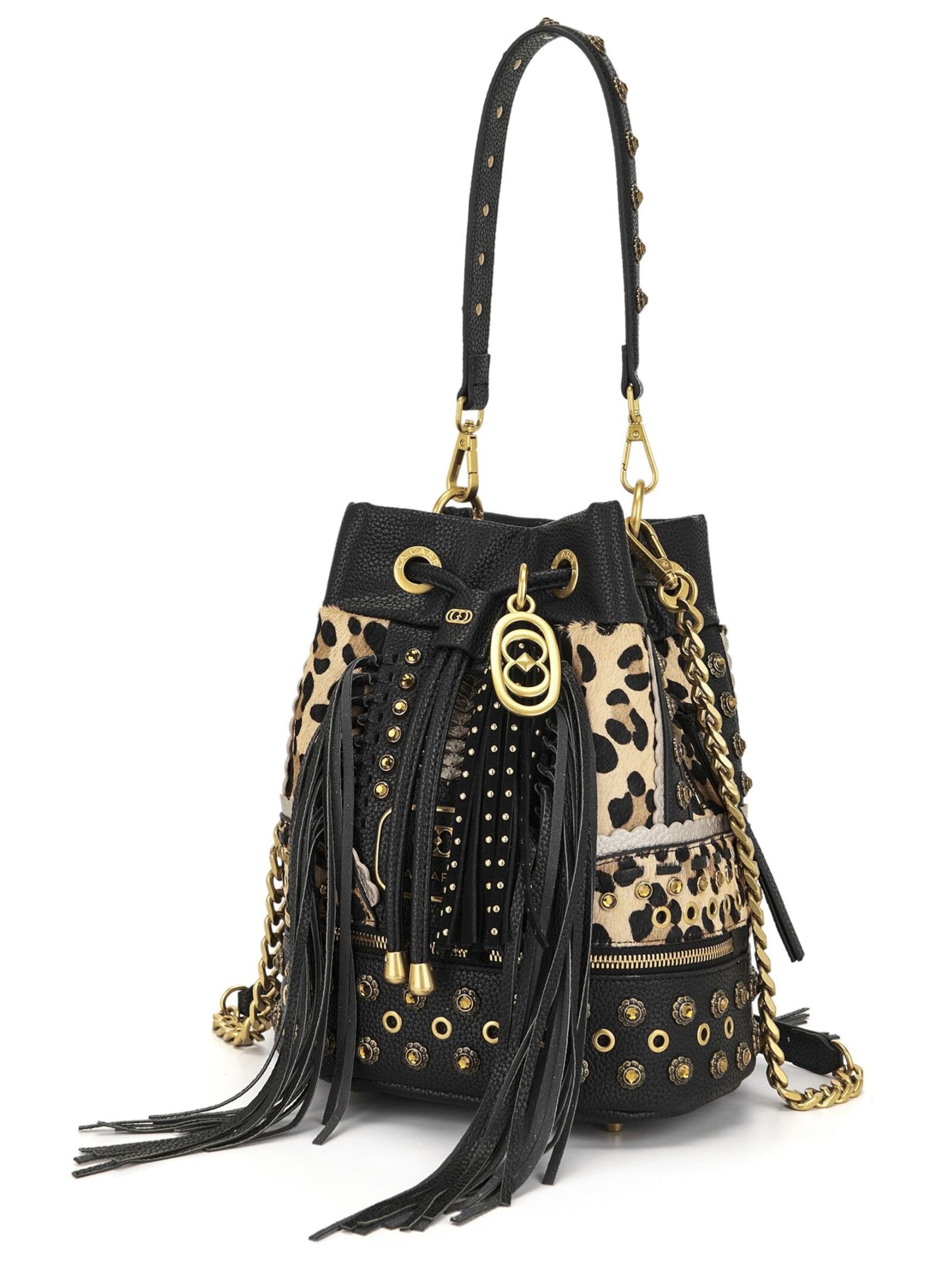 La Carrie Pouch in Black