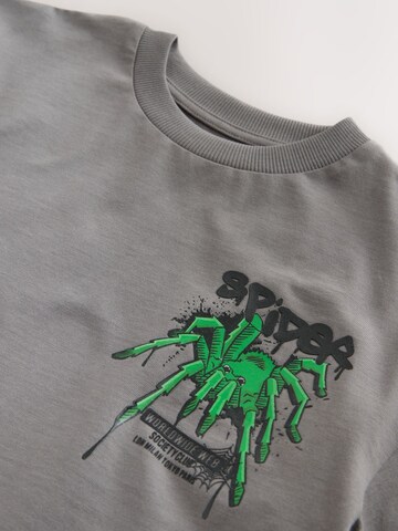 Next - Camiseta en gris