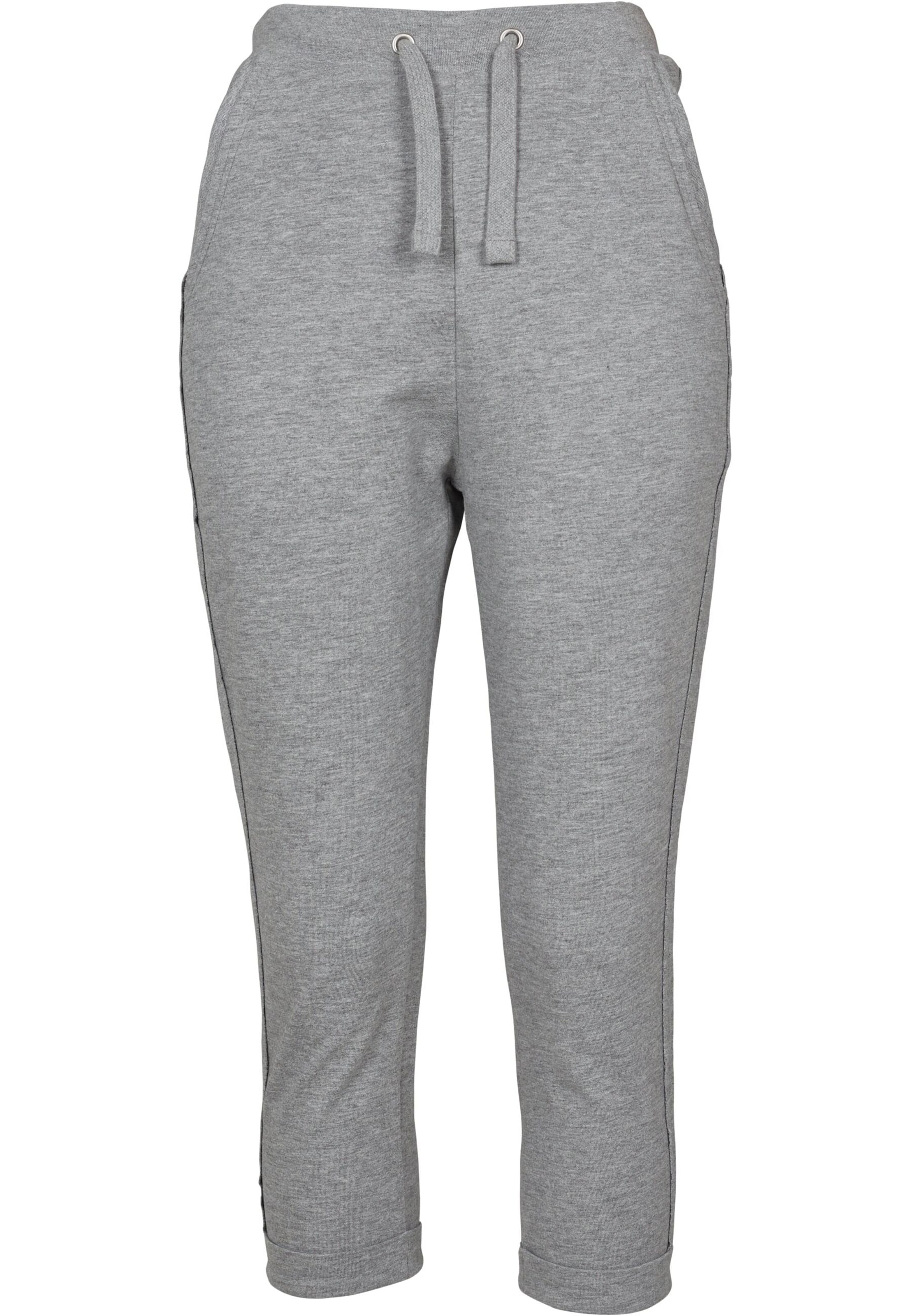 Urban Classics Broek in Grijs: voorkant