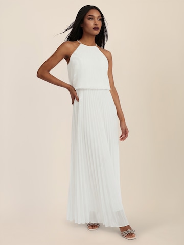 APART Kleid in Beige