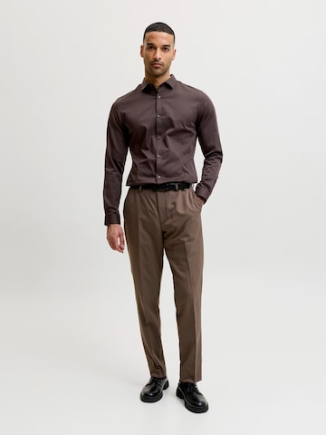 Super slim Chemise 'JJPRPARMA' Jack & Jones Premium en marron