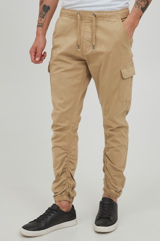 INDICODE JEANS Regular Cargohose "GILMAT" in Beige: predná strana