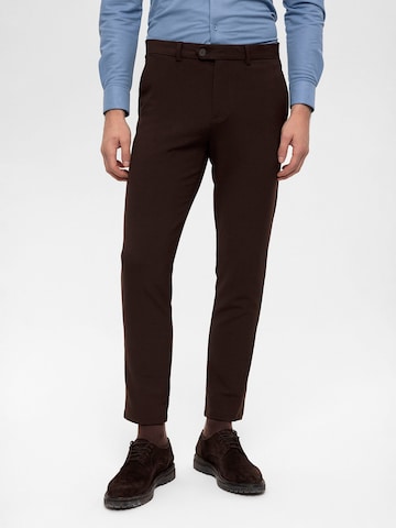 Regular Pantalon chino Antioch en marron : devant