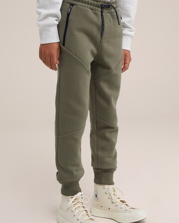 WE Fashion Regular Pants in Green: front