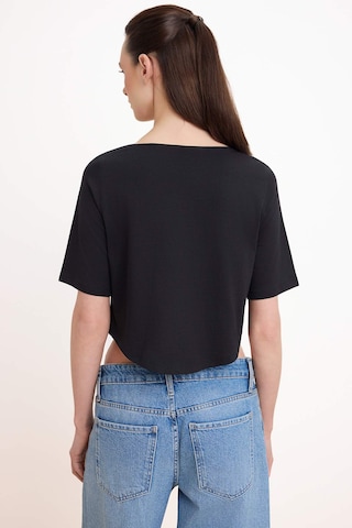 Trendyol Shirt in Black