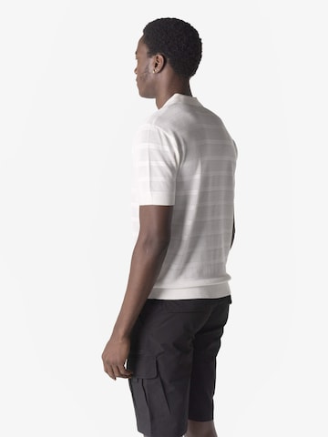 KOROSHI Футболка в Белый