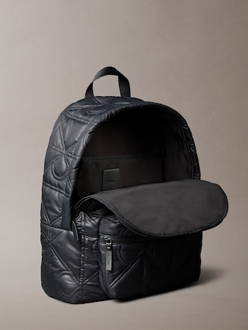 Calvin Klein Reppu värissä musta