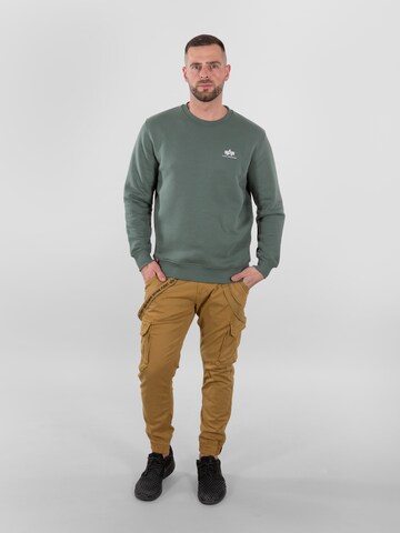 ALPHA INDUSTRIES Sweatshirt in Groen