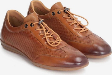 Chaussure de sport à lacets Kazar en marron