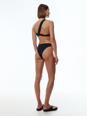EDITED Bandeau Góra bikini 'Dorit' w kolorze czarny