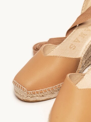 Sandalo 'Alpargata Cuña 7 cm' di Alhamas in beige
