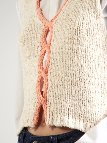 Free People Trui in Beige