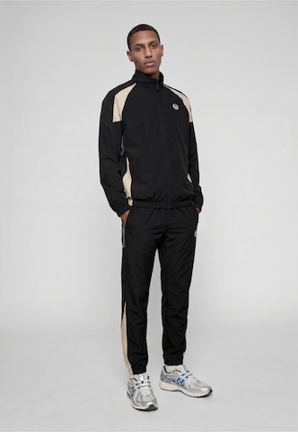 Completo per l'allenamento 'Liberato' di Sergio Tacchini in nero: frontale