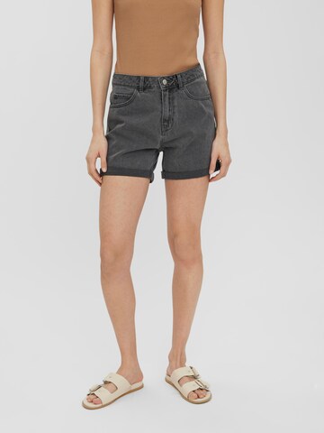 Regular Jean 'Nineteen' VERO MODA en gris : devant