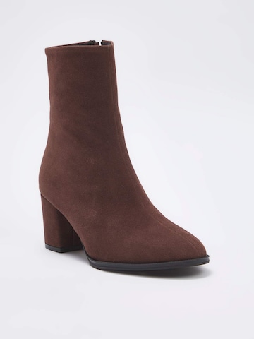 Bottines Trendyol en marron : devant