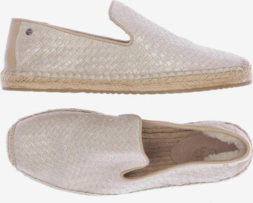 UGG Flats & Loafers in 38 in Beige: front