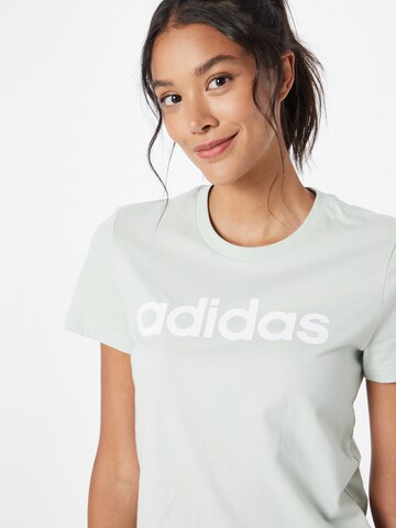 Tricou funcțional 'Essentials  Logo' de la ADIDAS SPORTSWEAR pe verde