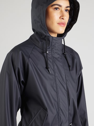 Derbe - Chaqueta funcional 'Traveby Friese Leo' en negro