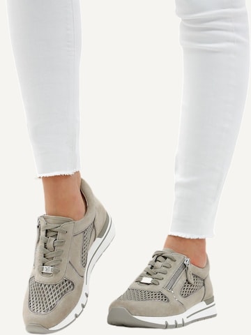 CAPRICE Sneaker low in Grau