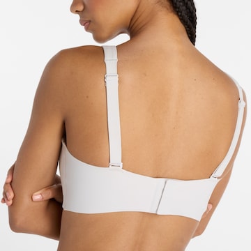 new balance - Soutien Bustier Soutien de desporto em branco
