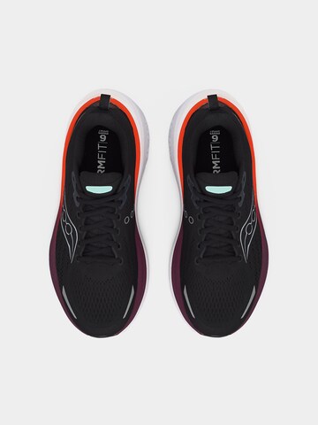 Chaussure de course saucony en noir