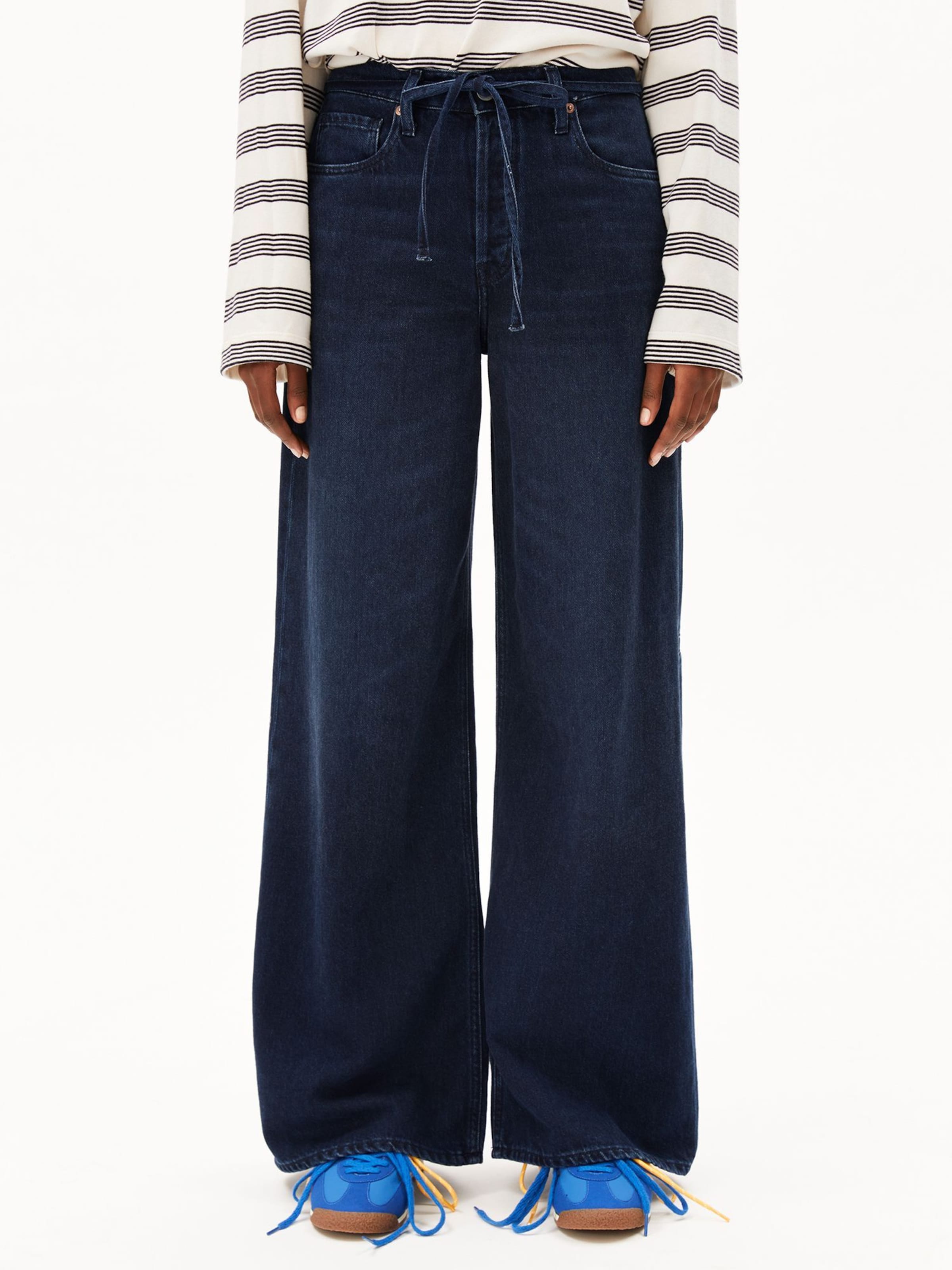 Loosefit Jean ARMEDANGELS en bleu : devant