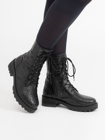 VITAFORM Lace-Up Ankle Boots in Black: front
