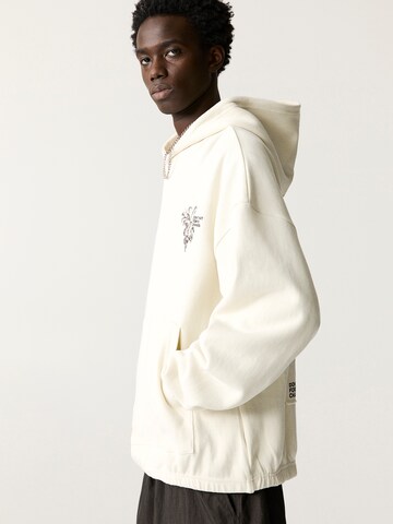 Sweat-shirt Pull&Bear en blanc