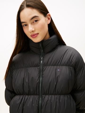 Geacă de iarnă de la Tommy Jeans pe negru