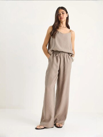 Completo pantalone di Bianco Lucci in marrone