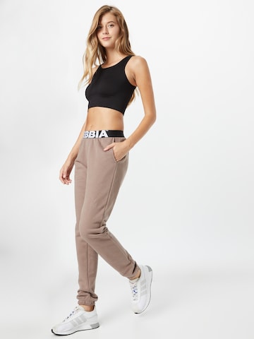 NEBBIA Tapered Sports trousers in Brown