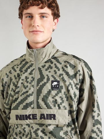 Nike Sportswear Преходно яке 'AIR' в зелено