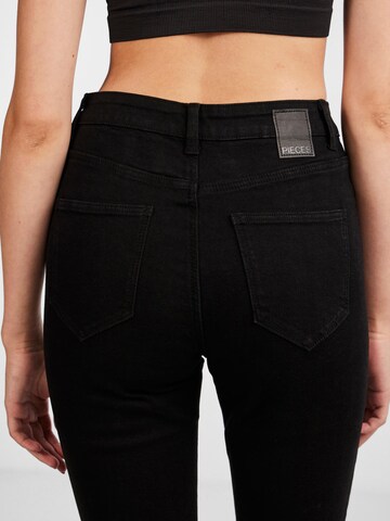 PIECES Skinny Džíny 'Dana' – černá