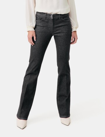 GERRY WEBER Flared Jeans in Grau: Vorderseite