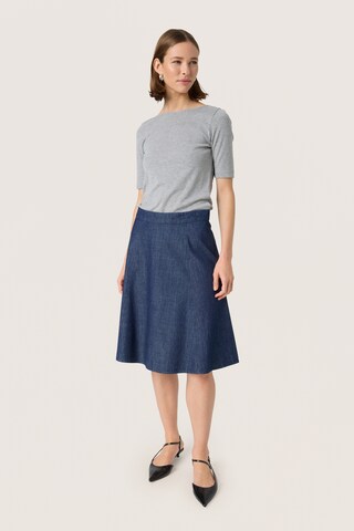 SOAKED IN LUXURY Rock 'Chamy' in Blau: Vorderseite