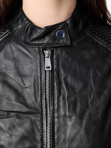 Tazzio Übergangsjacke 'F520'‌‌‌‌‌‌‌ in Schwarz