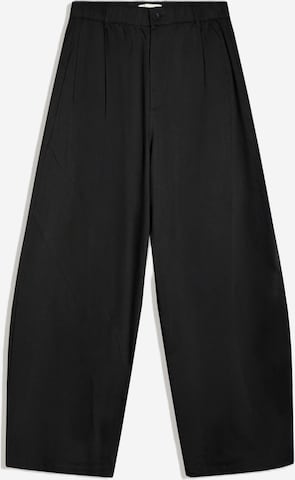 Bershka Barrel Laskoshousut värissä musta: etupuoli