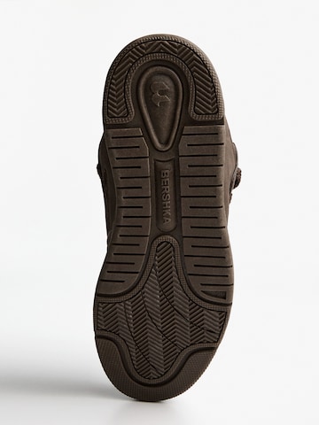 Bershka Låg sneaker i brun