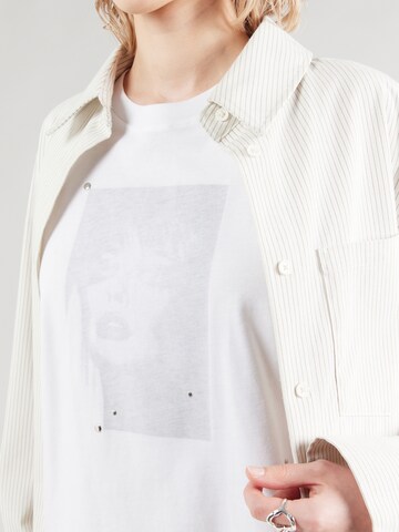 WEEKDAY - Camiseta 'Danya' en blanco