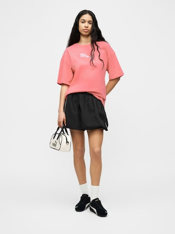 Tricou 'ESS' de la PUMA pe roz