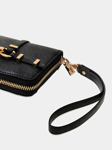 GUESS Wallet 'Leona' in Black