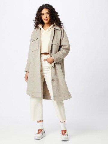 Manteau mi-saison 'Nejla' Gina Tricot en beige