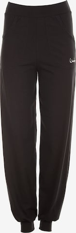 Effilé Pantalon de sport 'WH12' Winshape en noir : devant