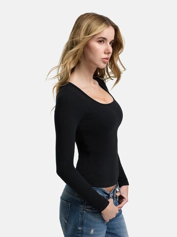 cfab (formerly creamy fabrics) Top 'Cotton Long Sleeve mit integriertem Wireless Bra' in Schwarz