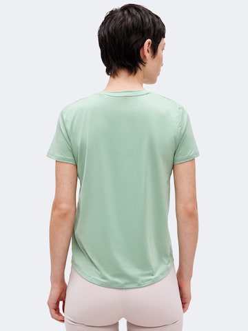 NIKE Funktionsbluse 'ONE CLASSIC' i grøn